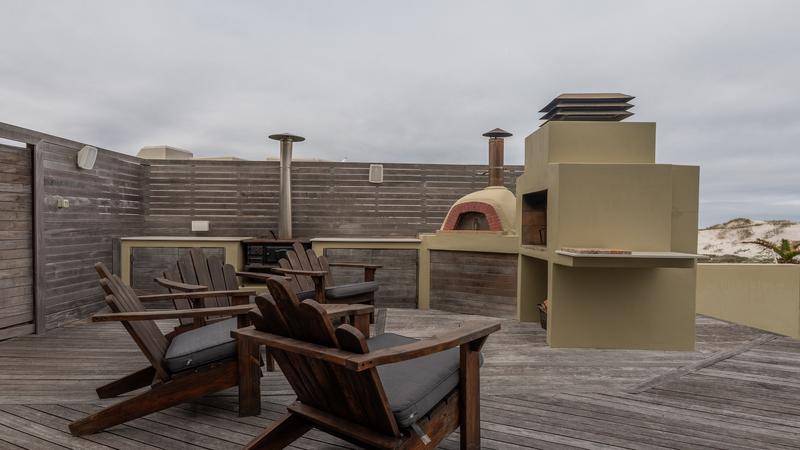 To Let 3 Bedroom Property for Rent in Van Riebeeckstrand Western Cape
